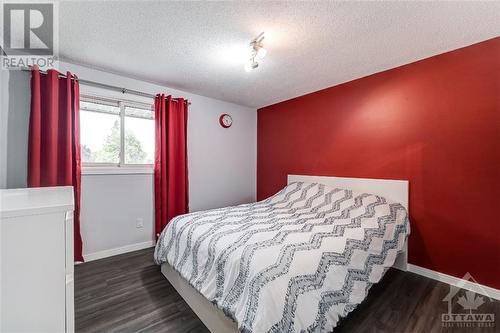 2597 Needham Crescent, Ottawa, ON - Indoor Photo Showing Bedroom