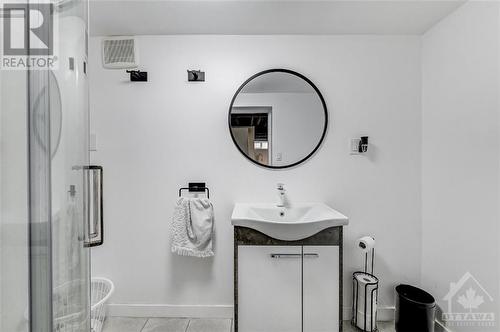 2597 Needham Crescent, Ottawa, ON - Indoor Photo Showing Bathroom