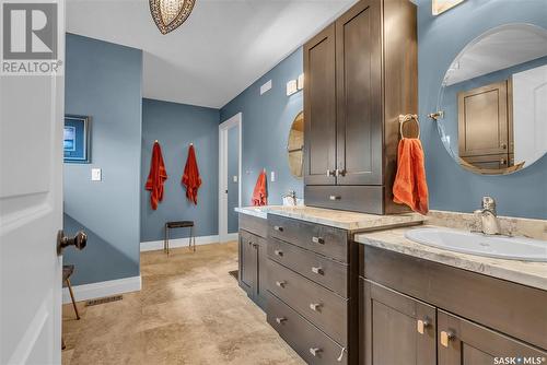 King Country Acreage, Dundurn Rm No. 314, SK - Indoor Photo Showing Bathroom