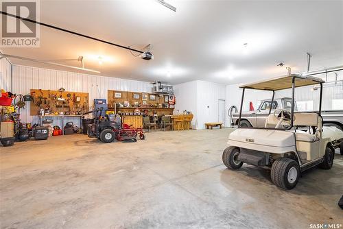 King Country Acreage, Dundurn Rm No. 314, SK - Indoor Photo Showing Garage