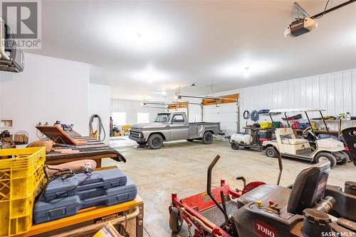 King Country Acreage, Dundurn Rm No. 314, SK - Indoor Photo Showing Garage