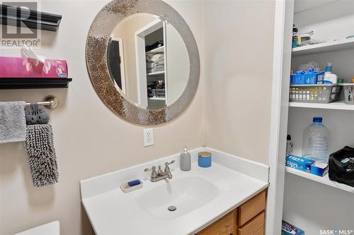 10 Connaught Place, Saskatoon, SK - Indoor Photo Showing Bathroom