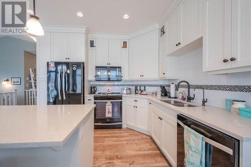 2450 Radio Tower Road Unit# 199, Oliver, BC - Indoor Photo Showing Kitchen With Double Sink