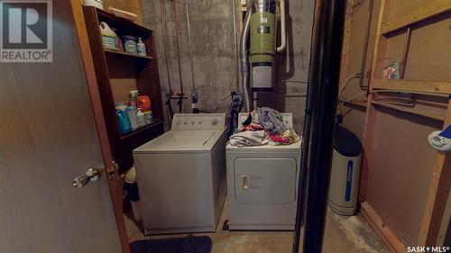 187 Merlin Crescent, Regina, SK - Indoor Photo Showing Laundry Room