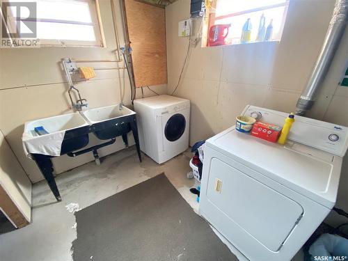 291 Fourth Avenue N, Yorkton, SK - Indoor Photo Showing Laundry Room