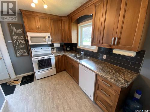 291 Fourth Avenue N, Yorkton, SK - Indoor Photo Showing Kitchen With Double Sink