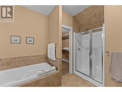 670 Lequime Road Unit# 12, Kelowna, BC - Indoor Photo Showing Bathroom