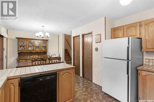 230 Whitecap Crescent, Saskatoon, SK - Indoor Photo Showing Kitchen