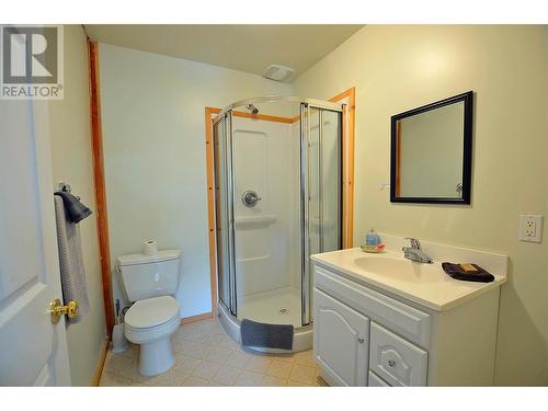 1681 Sugar Lake Road Unit# 67, Cherryville, BC - Indoor Photo Showing Bathroom