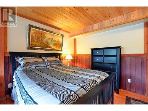 1681 Sugar Lake Road Unit# 67, Cherryville, BC - Indoor Photo Showing Bedroom