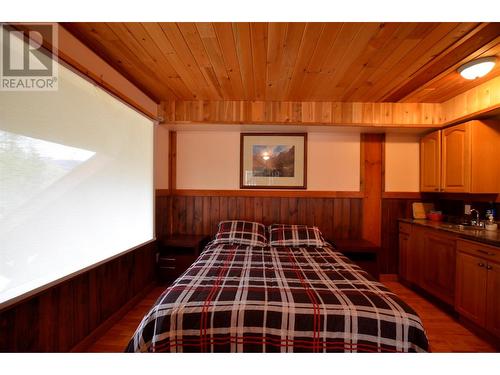 1681 Sugar Lake Road Unit# 67, Cherryville, BC - Indoor Photo Showing Bedroom