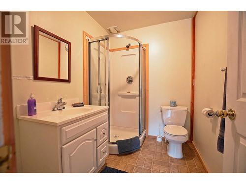 1681 Sugar Lake Road Unit# 67, Cherryville, BC - Indoor Photo Showing Bathroom