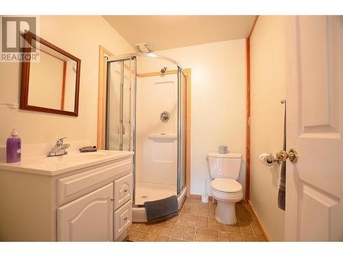 1681 Sugar Lake Road Unit# 67, Cherryville, BC - Indoor Photo Showing Bathroom