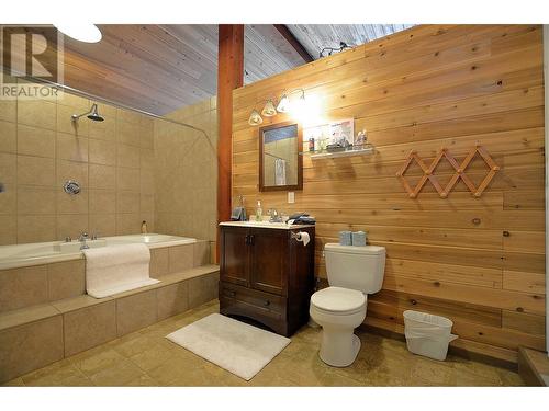 1681 Sugar Lake Road Unit# 67, Cherryville, BC - Indoor Photo Showing Bathroom