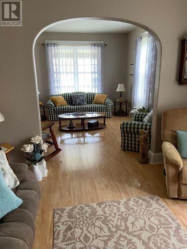 30-32 Patterson Street, Campbellton, NB - Indoor Photo Showing Living Room