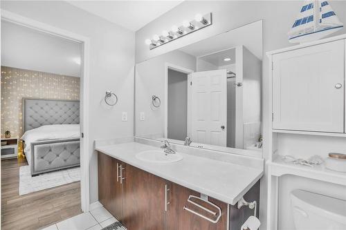 80 Whitwell Way, Hamilton, ON - Indoor Photo Showing Bathroom
