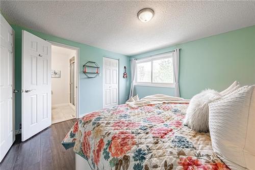 3083 Fontana Court, Burlington, ON - Indoor Photo Showing Bedroom