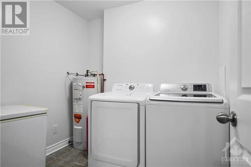 1250 Mcwatters Road Unit#21, Ottawa, ON - Indoor Photo Showing Laundry Room