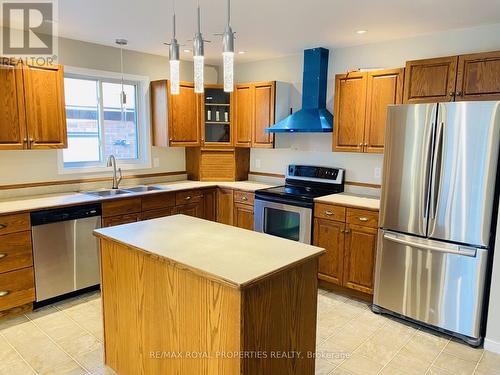 Main - 78 Hickory Grove, Belleville, ON - Indoor Photo Showing Kitchen With Double Sink