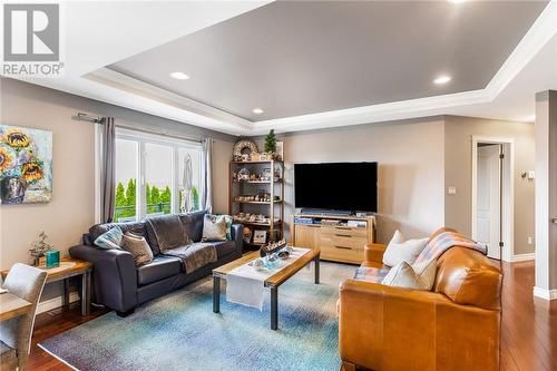 20 North Field Drive, Sudbury, ON - Indoor Photo Showing Living Room