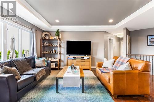 20 North Field Drive, Sudbury, ON - Indoor Photo Showing Living Room