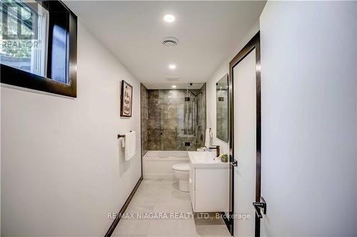 1033 Neff Road, Port Colborne, ON - Indoor Photo Showing Bathroom
