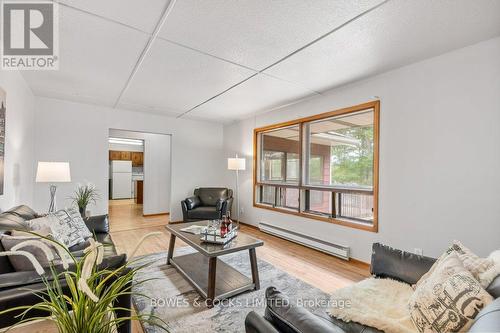 300 Peninsula Road, Havelock-Belmont-Methuen, ON - Indoor Photo Showing Living Room