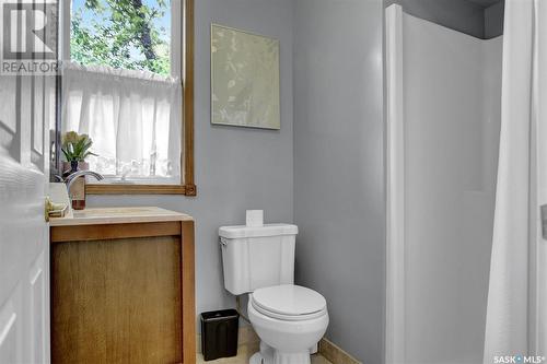 900 Mcdonald Street, Regina, SK - Indoor Photo Showing Bathroom