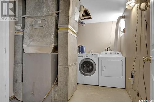 900 Mcdonald Street, Regina, SK - Indoor Photo Showing Laundry Room