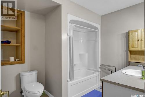 900 Mcdonald Street, Regina, SK - Indoor Photo Showing Bathroom