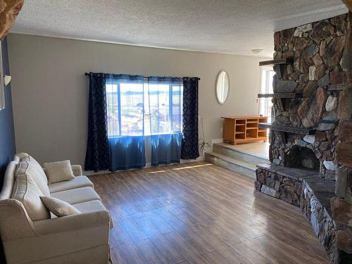3000 Deleeuw Road, Kamloops, BC - Indoor Photo Showing Living Room With Fireplace