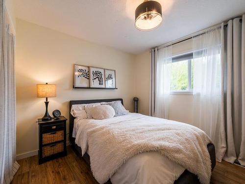 402 Laurier Drive, Kamloops, BC - Indoor Photo Showing Bedroom