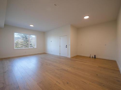 27-3100 Kicking Horse Drive, Kamloops, BC - Indoor Photo Showing Other Room