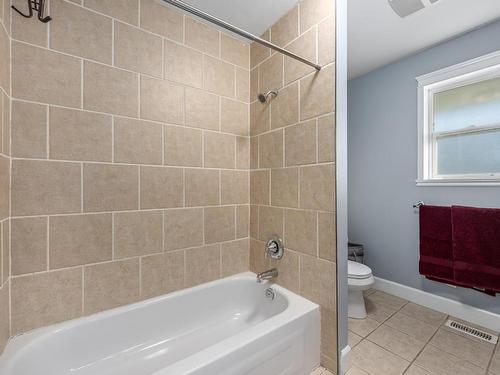 3650 Princeton Kaml Hwy, Kamloops, BC - Indoor Photo Showing Bathroom