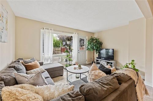 502 Grey Street|Unit #D, Brantford, ON - Indoor Photo Showing Living Room
