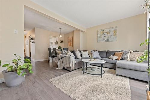 502 Grey Street|Unit #D, Brantford, ON - Indoor Photo Showing Living Room