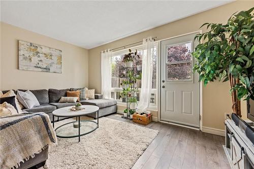 502 Grey Street|Unit #D, Brantford, ON - Indoor Photo Showing Living Room