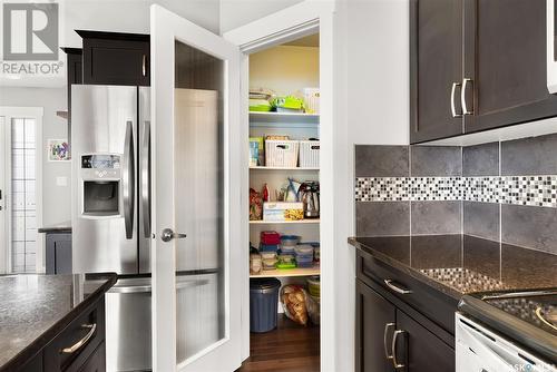 4546 Green Poplar Lane, Regina, SK - Indoor Photo Showing Kitchen With Upgraded Kitchen