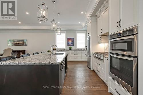 513 Woodview Road, Burlington, ON - Indoor Photo Showing Kitchen With Stainless Steel Kitchen With Upgraded Kitchen