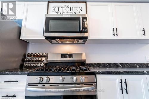 29 Jefferson Court W, Welland, ON - Indoor Photo Showing Kitchen