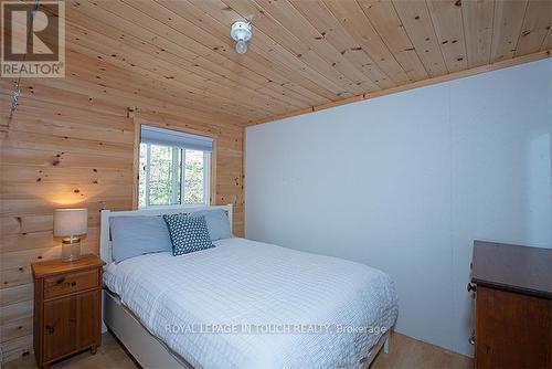 321 Healey Lake, The Archipelago, ON - Indoor Photo Showing Bedroom