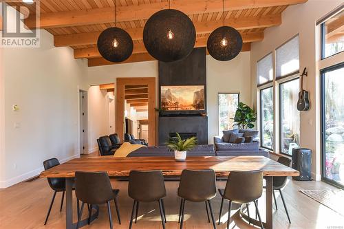 4359 Camco Rd, Courtenay, BC - Indoor Photo Showing Dining Room