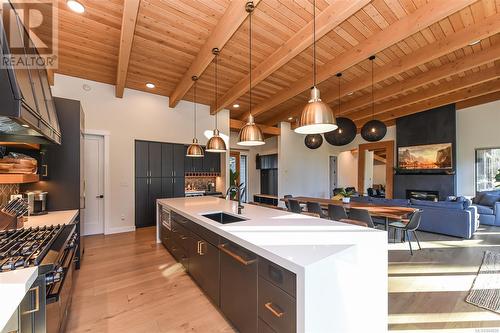 4359 Camco Rd, Courtenay, BC - Indoor Photo Showing Kitchen