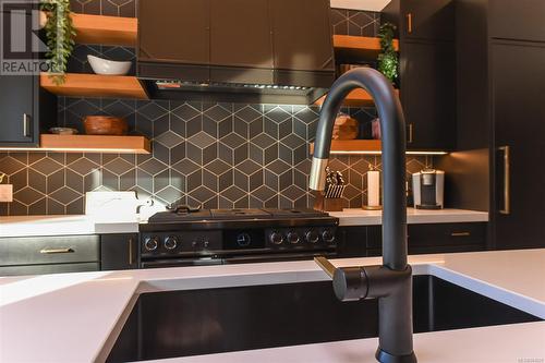 4359 Camco Rd, Courtenay, BC - Indoor Photo Showing Kitchen