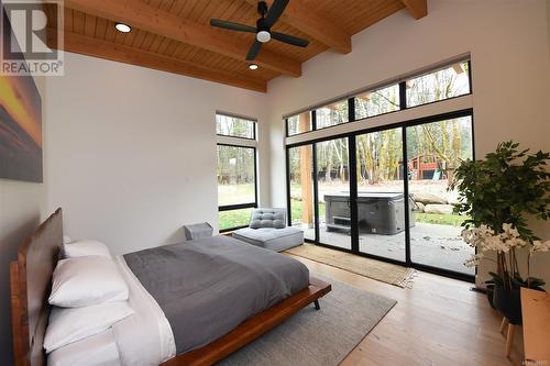 4359 Camco Rd, Courtenay, BC - Indoor Photo Showing Bedroom