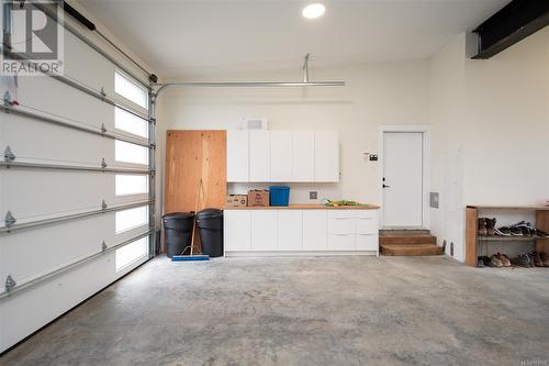 4359 Camco Rd, Courtenay, BC - Indoor Photo Showing Garage