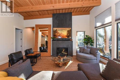 4359 Camco Rd, Courtenay, BC - Indoor Photo Showing Living Room With Fireplace