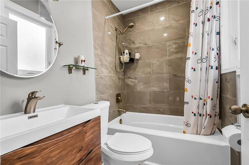 134 Erindale Avenue, Hamilton, ON - Indoor Photo Showing Bathroom