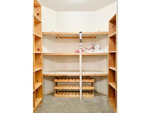 2411 2Nd Street N, Cranbrook, BC - Indoor With Storage