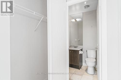 1702 - 18 Yorkville Avenue, Toronto, ON - Indoor Photo Showing Bathroom